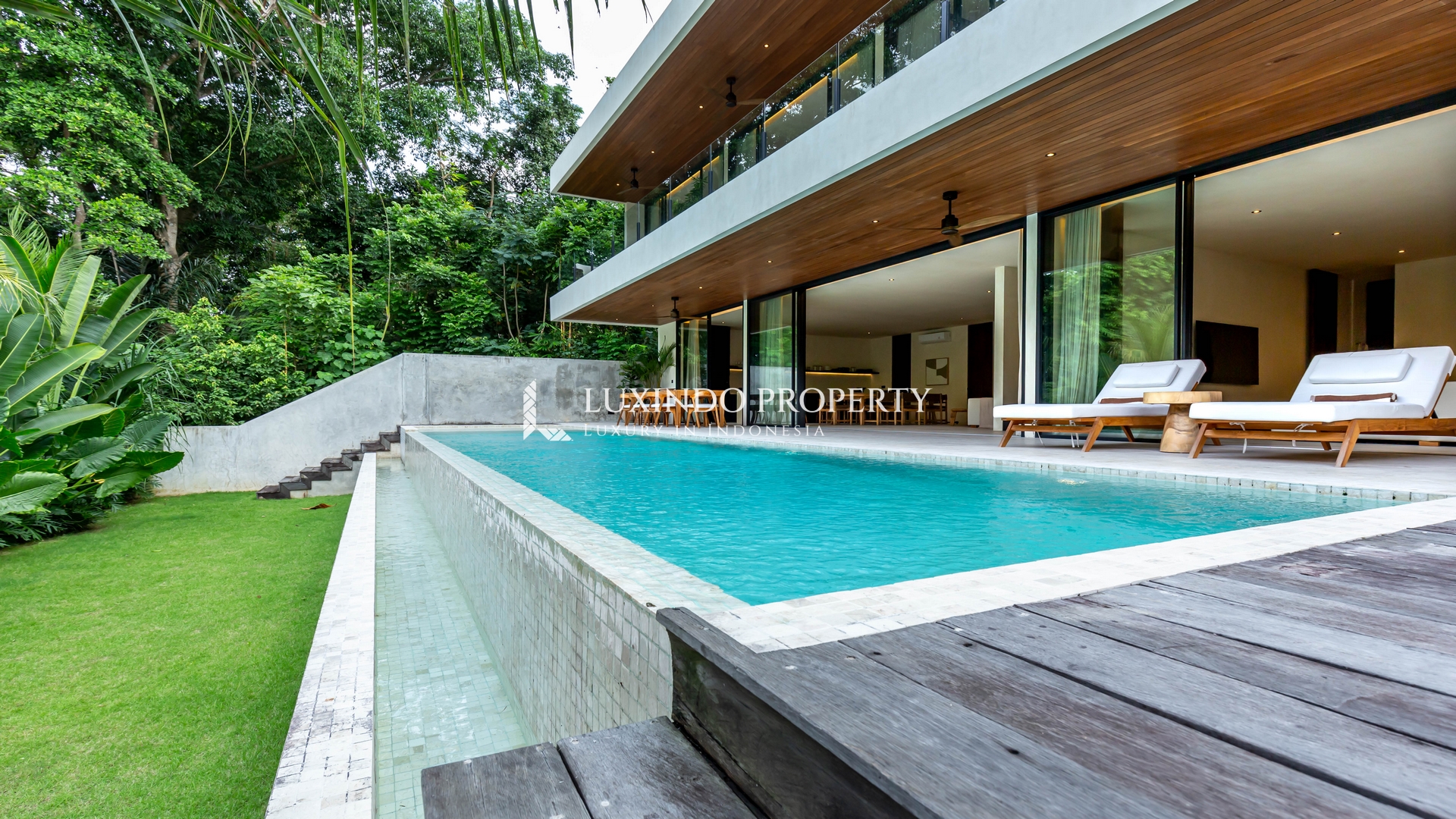 TUMBAK BAYUH - CHIC AND CONTEMPORARY 4 BEDROOM VILLA (LHV969)